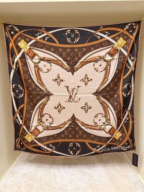 Louis Vuitton Wild At Heart Silk Scarf w/Tags 35x35 ‼️LAST ONE LEFT